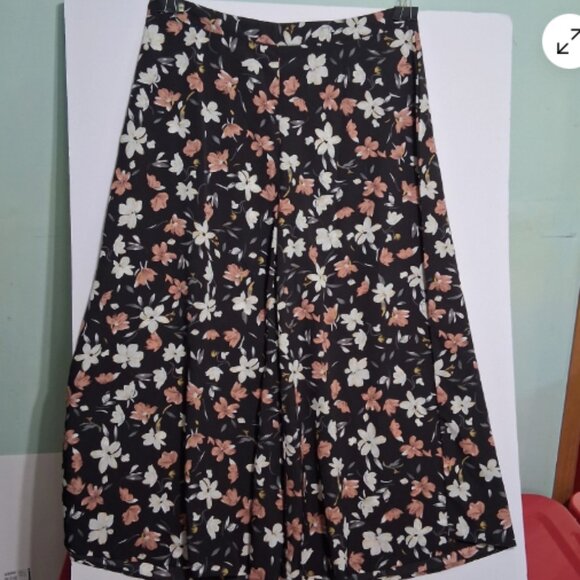 SheIn Curve Palazzo Pants 4XL Black Floral Wide Leg Flowy Plus Size E16 - Picture 8 of 8